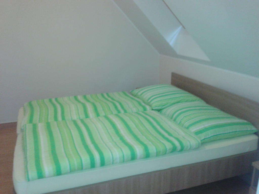 Hatarmenti Vendeghaz Zsira Room photo