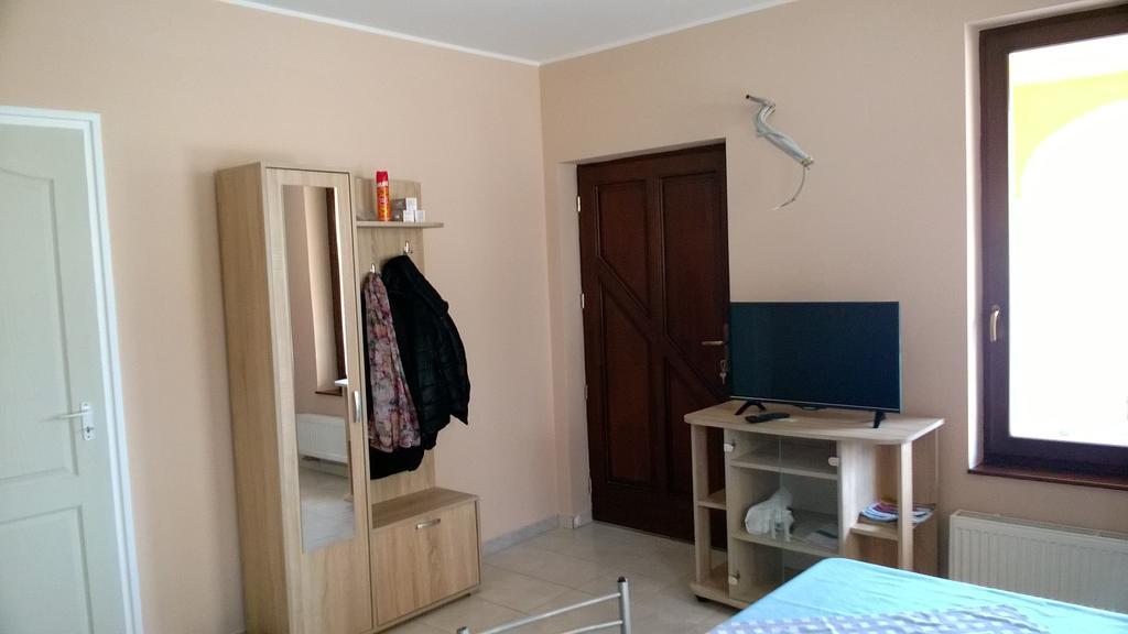 Hatarmenti Vendeghaz Zsira Exterior photo